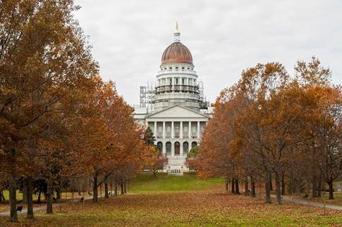 メイン州議事堂のドーム修復、メイン州オーガスタ、写真撮影:ロバート・ウーメンホーファー、提供:バカラ カジノ バカラ オンライン., Inc.