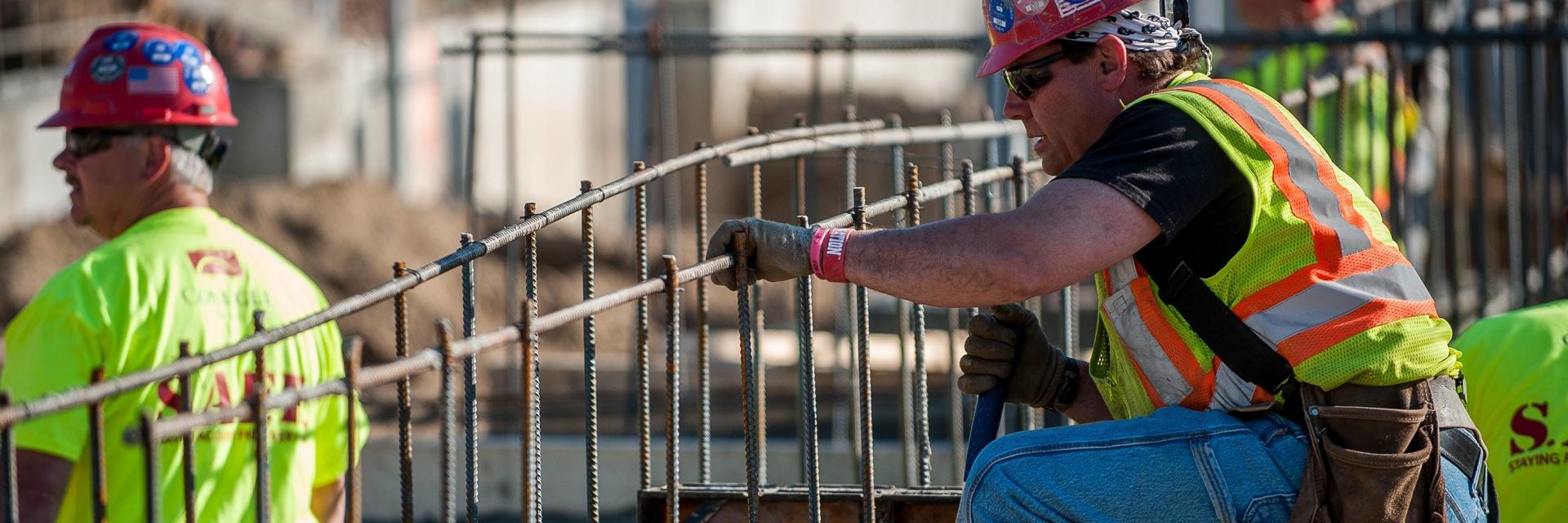 Consigli、建設管理および一般請負での自己パフォーマンス